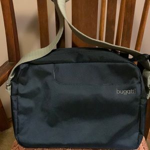 Bugatti NWOT Travel Messenger Bag in Navy Durable Fabric with Gray Strap